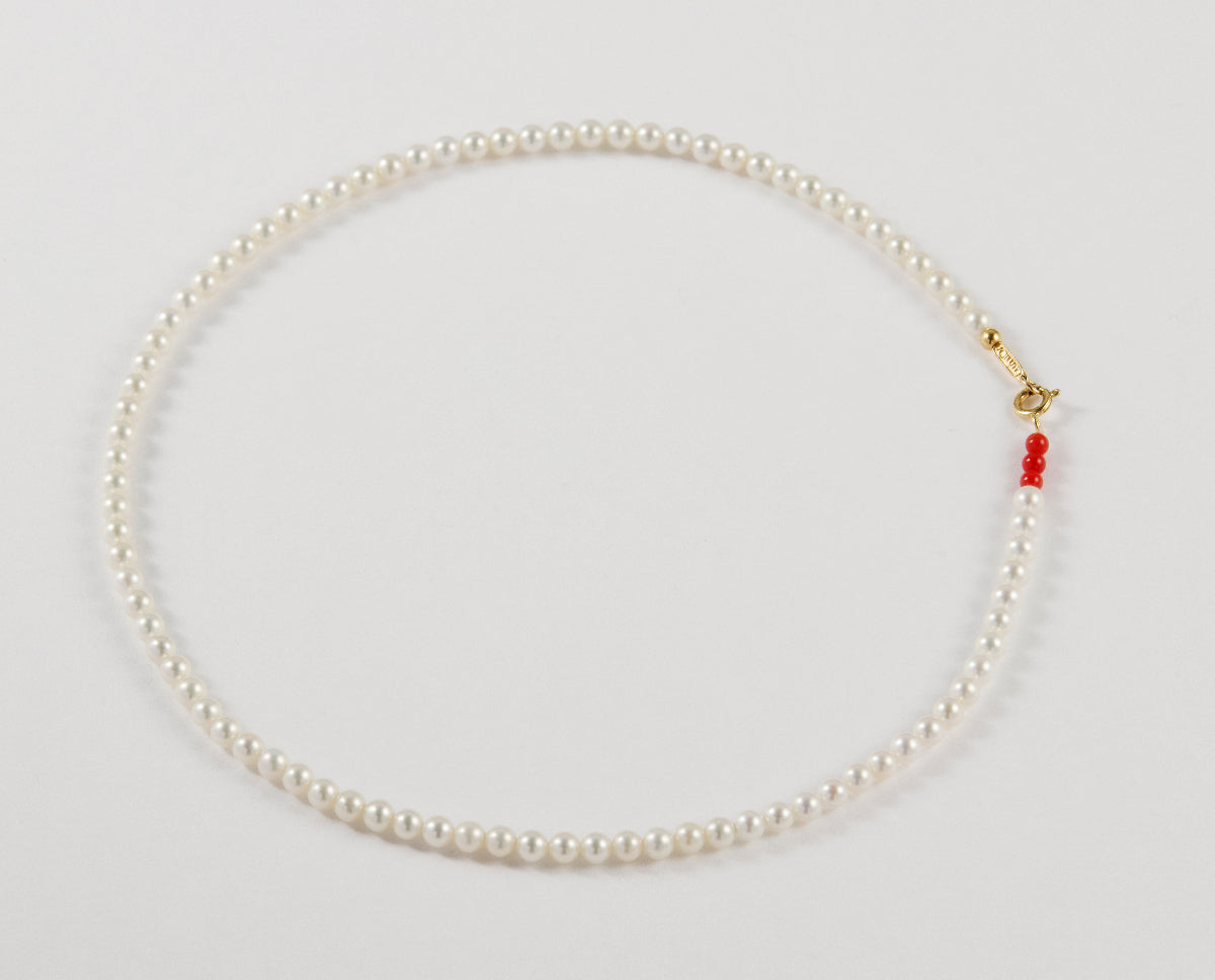 Mini Pearl Necklace with 18K Gold Accessories