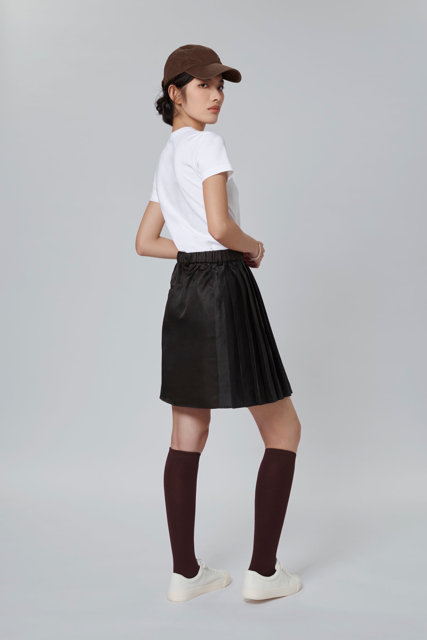 Black Gambiered Canton Gauze Short Skirt with Pleats